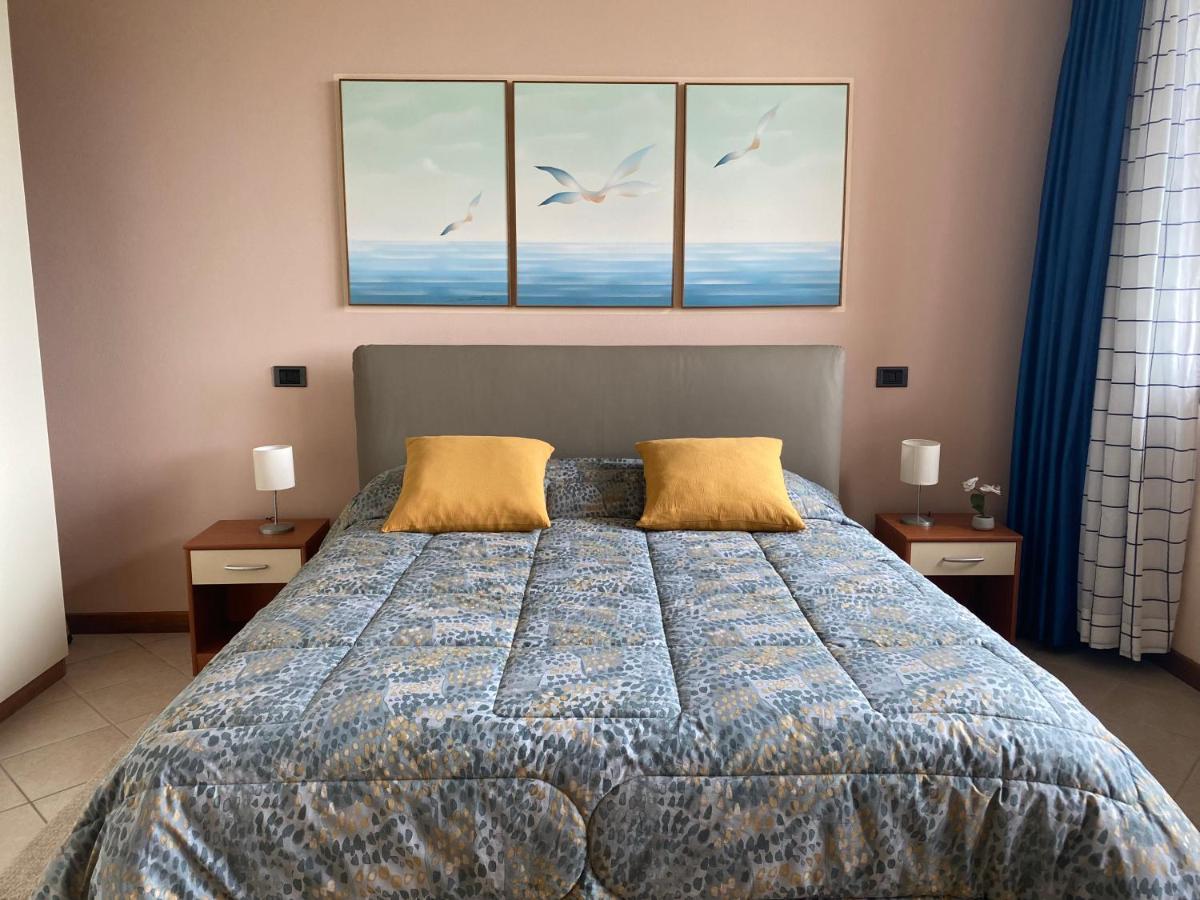 Flowers & Garden Apartment Con Vista Lago Манерба дел Гарда Екстериор снимка