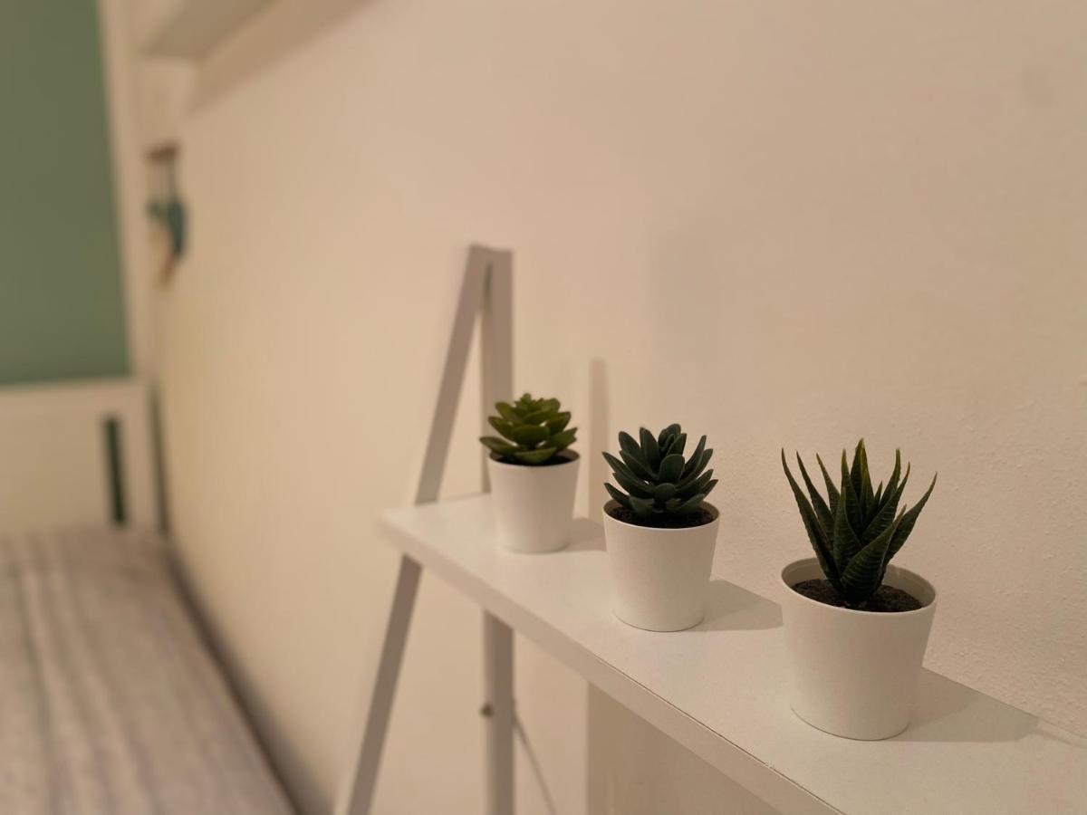 Flowers & Garden Apartment Con Vista Lago Манерба дел Гарда Екстериор снимка