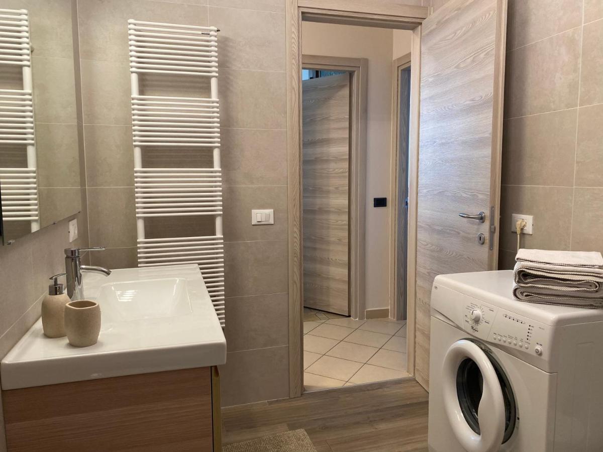 Flowers & Garden Apartment Con Vista Lago Манерба дел Гарда Екстериор снимка
