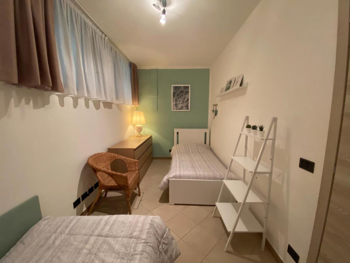 Flowers & Garden Apartment Con Vista Lago Манерба дел Гарда Екстериор снимка