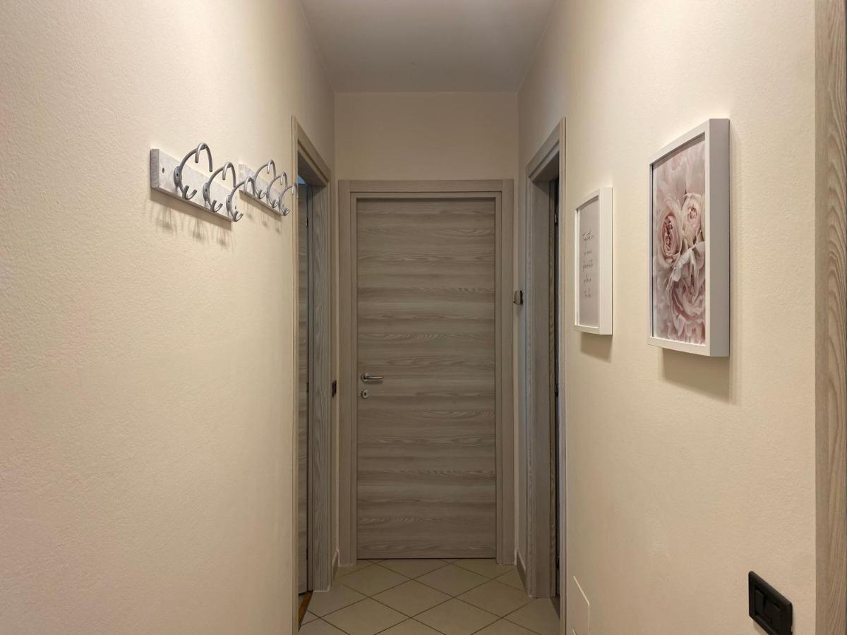 Flowers & Garden Apartment Con Vista Lago Манерба дел Гарда Екстериор снимка