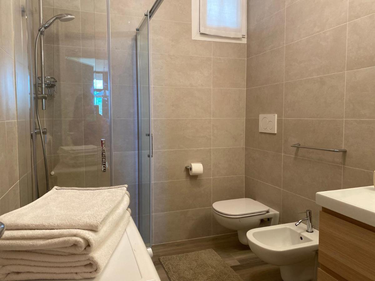 Flowers & Garden Apartment Con Vista Lago Манерба дел Гарда Екстериор снимка